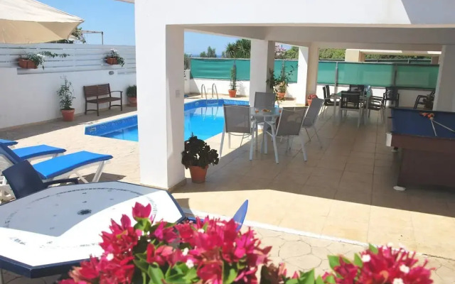 Villa Only 50m To The Sea, Sleeps 12, Polis