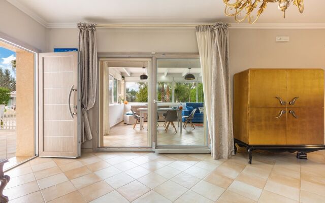 3220 Villa Smeralda by Barbarhouse