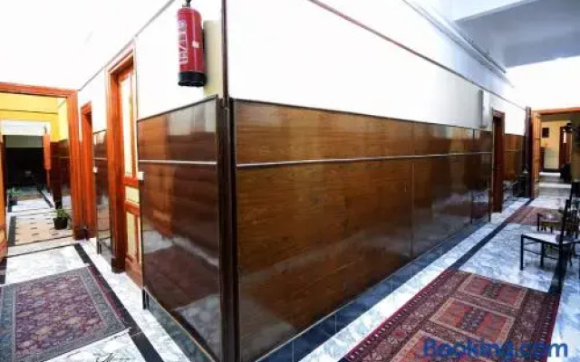 Triomphe Hotel