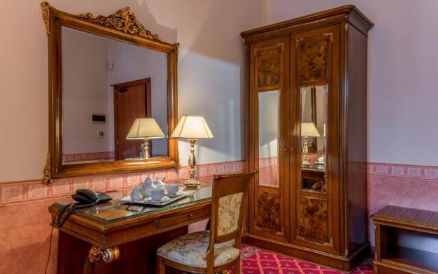Alexios Luxury Hotel