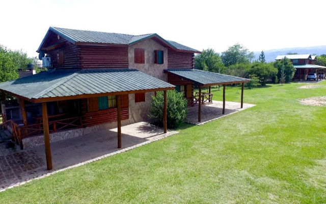 Las Cortaderas Cabanas De Tronco