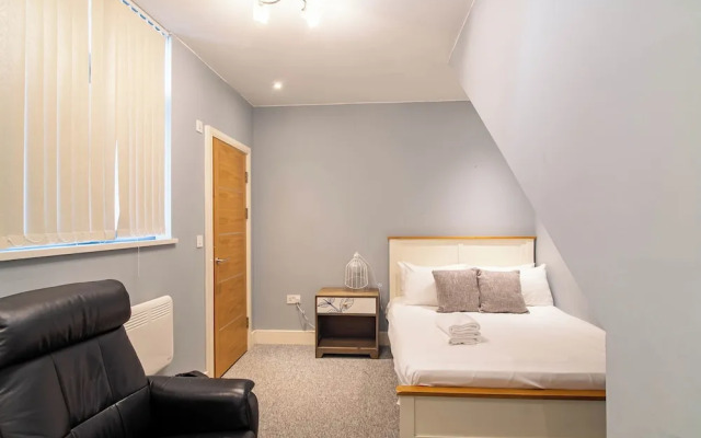 Ebenezer Street Retreat - Spacious 4 Bedroom House