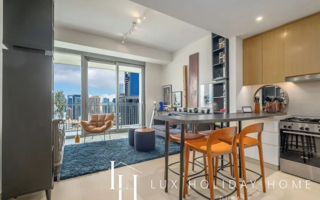 LUX 52 42 Deluxe Marina View Suite 3