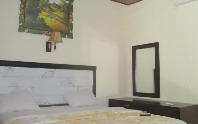 Adus Beach Inn