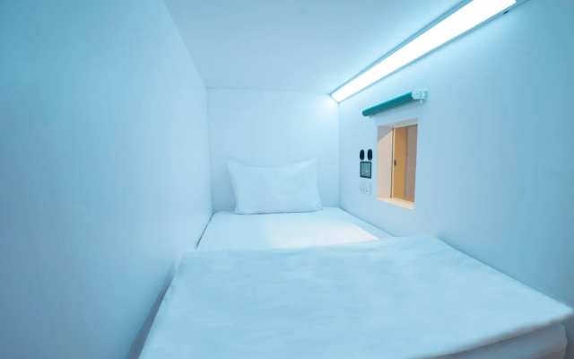 Bobobox Pods Alun Alun – Guest Rooms – Bandung