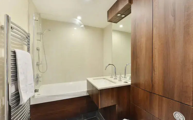 ST George Wharf Studio Apartments