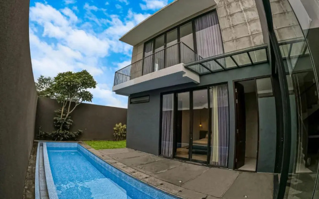 Villa Carmela Batu by Kingspark 8