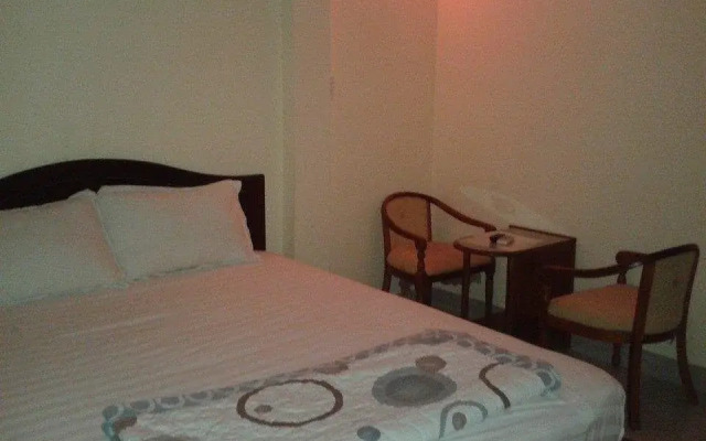 Nhat Nhat Hotel