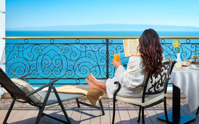 Otel' Villa Harmony