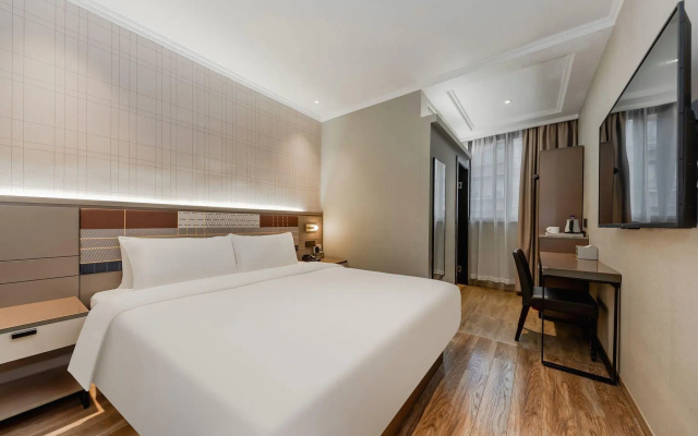 Home Inn Plus Shanghai Huaihai Road Sinan Road – Guest Rooms – Shanghai
