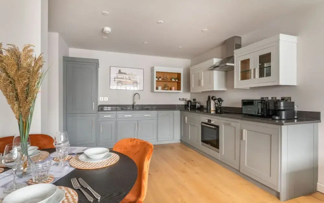Amigos Nest - Farringdon - by Frankie Says