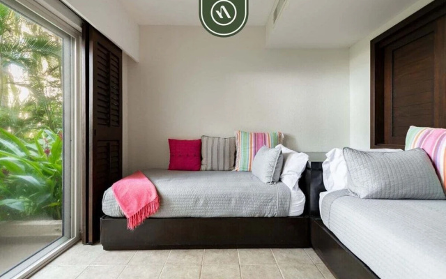 3BR Condo in the Krystal Grand Hotel - Beach