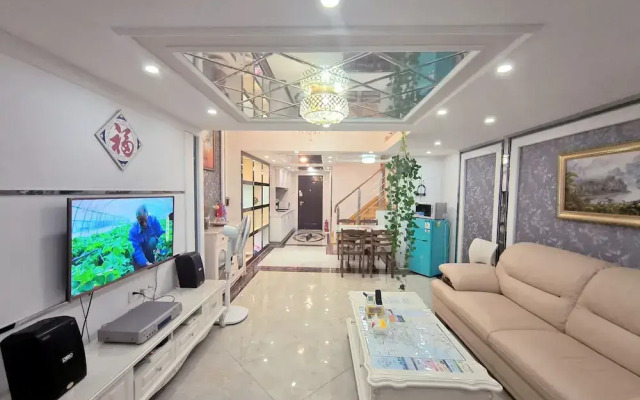 Railway Station Splendid Elegant Apartment