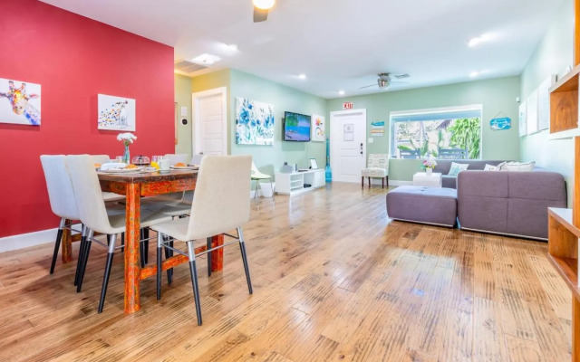 Chic Villa/5 Min to Beach/Pool/Top Location