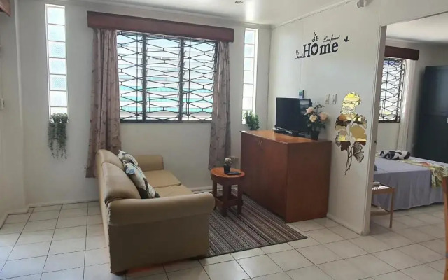 Cosy 2 bedroom unit with pool,Wifi parking