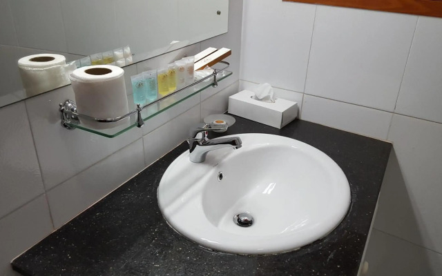 Al Ayjah Plaza Hotel