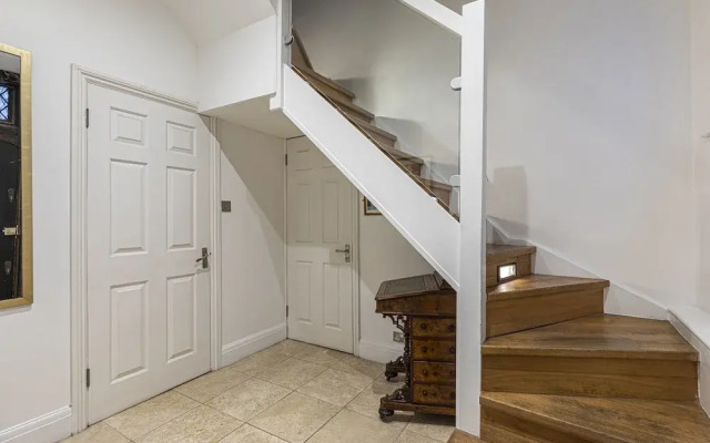 Elegant 4br House in Kensington