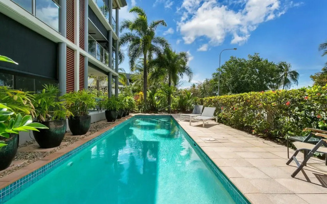 Belle Escapes - Beachfront Ocean View Apartment "4"