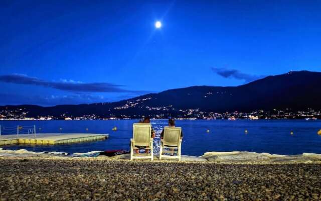Gelsomino 1 Apartment With Lake View and Beach