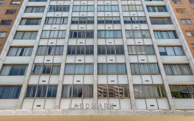 Spacious 3BR DTWN Condo with Pool