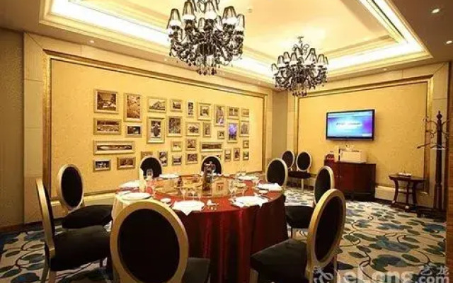 South Lake Hotel