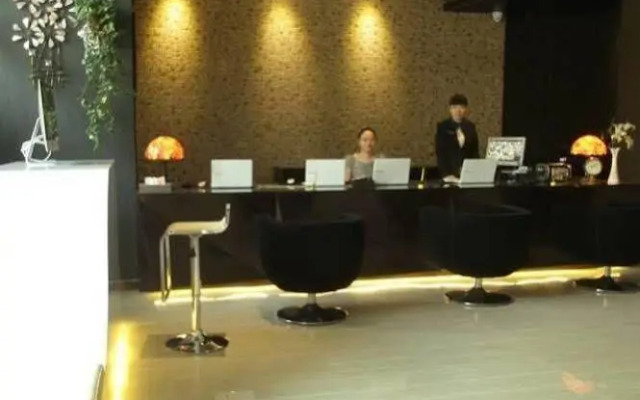 Red Hotel - Beijing