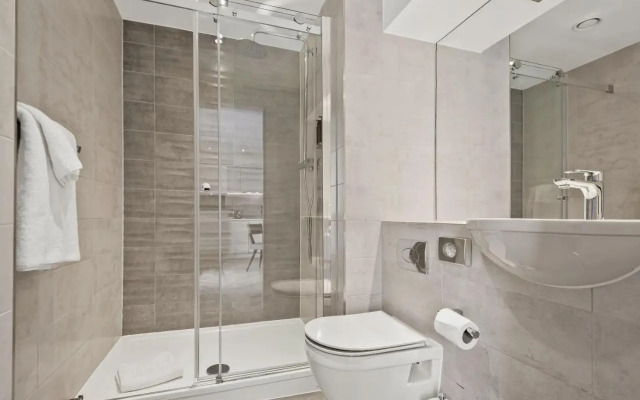 Roomzzz London Stratford