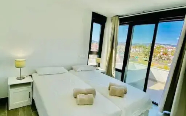 Royal Palm 22 Luxurious 3 Bedroom Penthouse