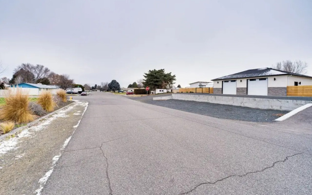 Pasco Studio Vacation Rental w/ Private Patio!