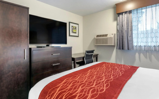 Comfort Inn & Suites Tigard near Washington Square