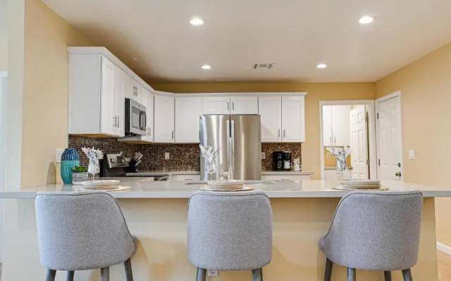 Heatherbrae Phoenix 3 Bedroom Home by RedAwning