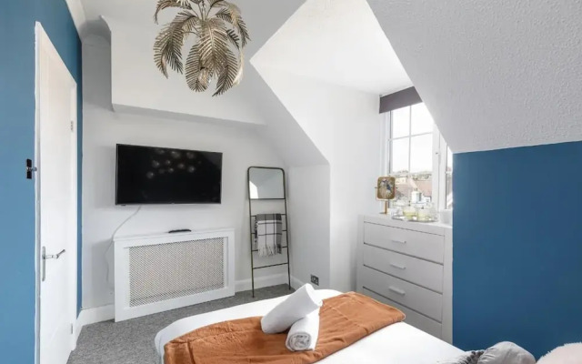 Immaculate 2-bed Apartment in Hove