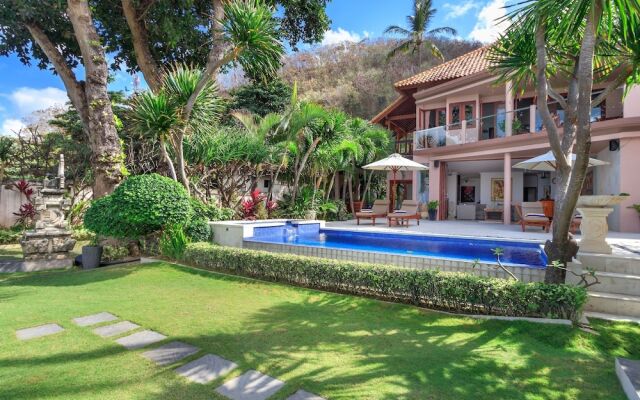 Villa Pantai by Villa Finder