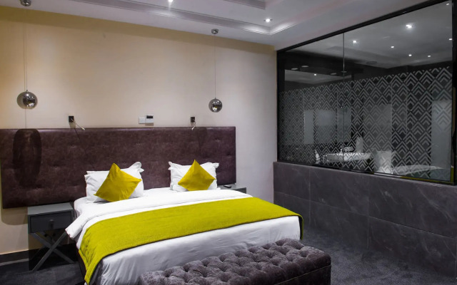 Francis Hotel