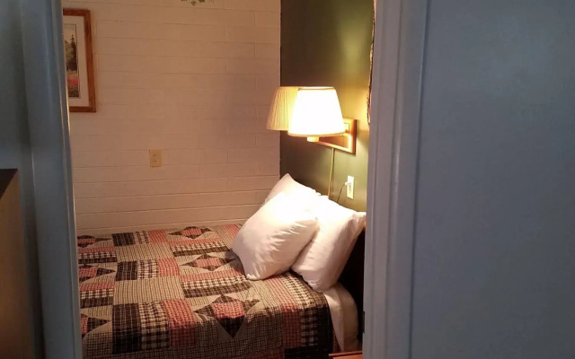 Lamplighter Lodge