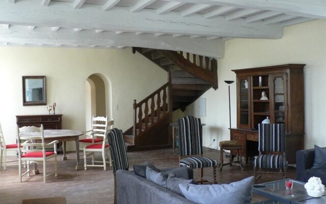 Chambres dHôtes et Gîtes du Château de Clauzuroux