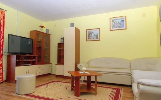 House Green Side Sunset