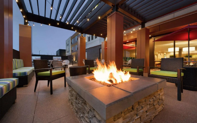 Home2 Suites by Hilton Milwaukee Airport