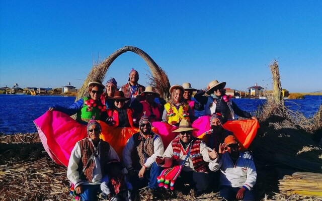 Uros Suma Jakana Lodge