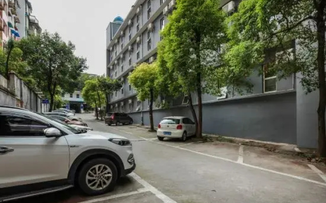 Manchu Hotel (Zunyi Shanghai Road)