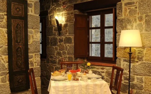 Xemoni Hotel