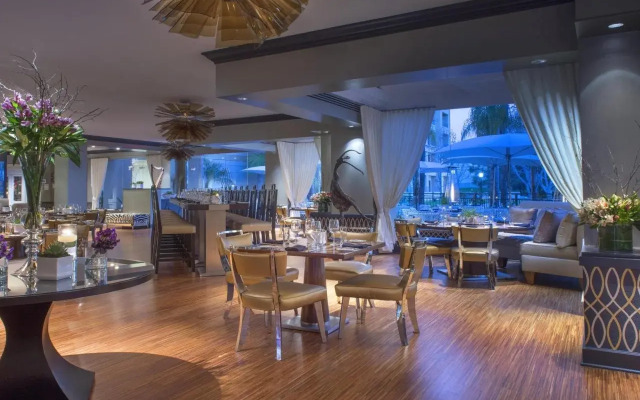Avenue of the Arts Costa Mesa, a Tribute Portfolio Hotel
