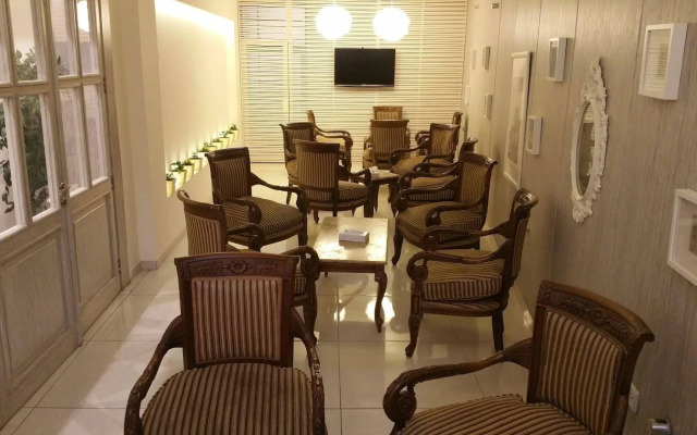 Al-Ballouti Hotel Suites