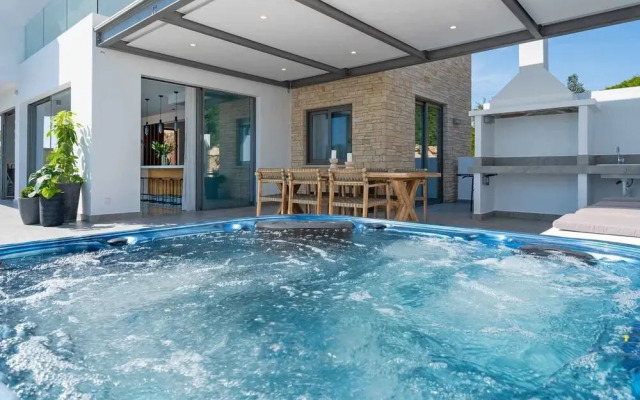 Elea Silver Villa