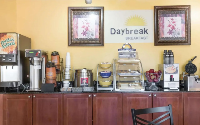 Days Inn by Wyndham Sulphur LA