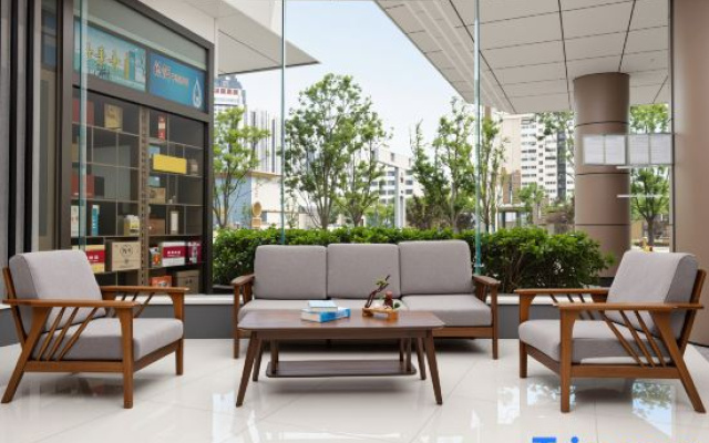 h Hotel (Taiyuan Yingze Street University of Technology)