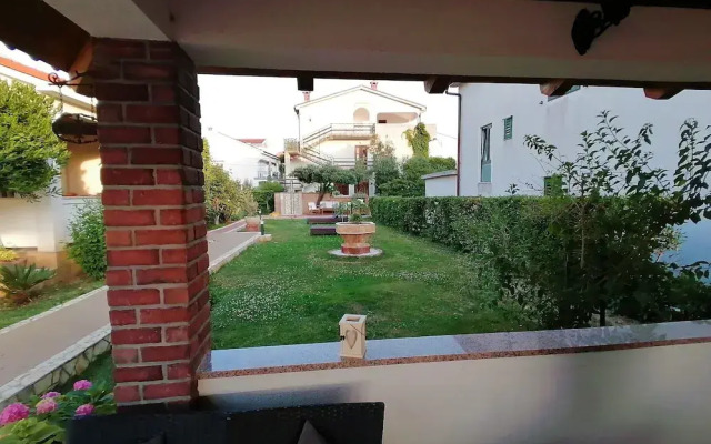 Impeccable 2-bed Apartment in Rab