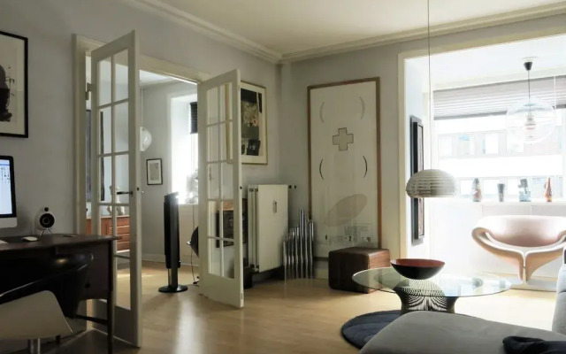 Apartment close to Metro 1392-1
