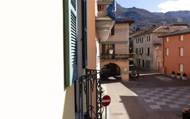 Mamma Ciccia Holiday Home - Lake Front Apartment