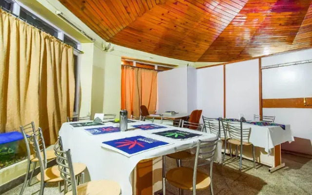 The Roam Way By OYO Rooms